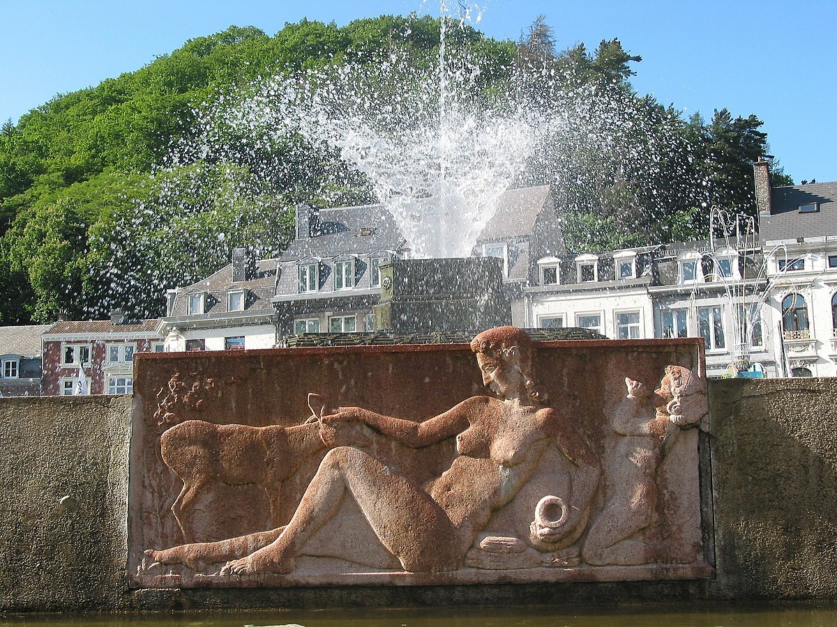 Spa (ville) (Belgique), la fontaine des jardins du Casino.